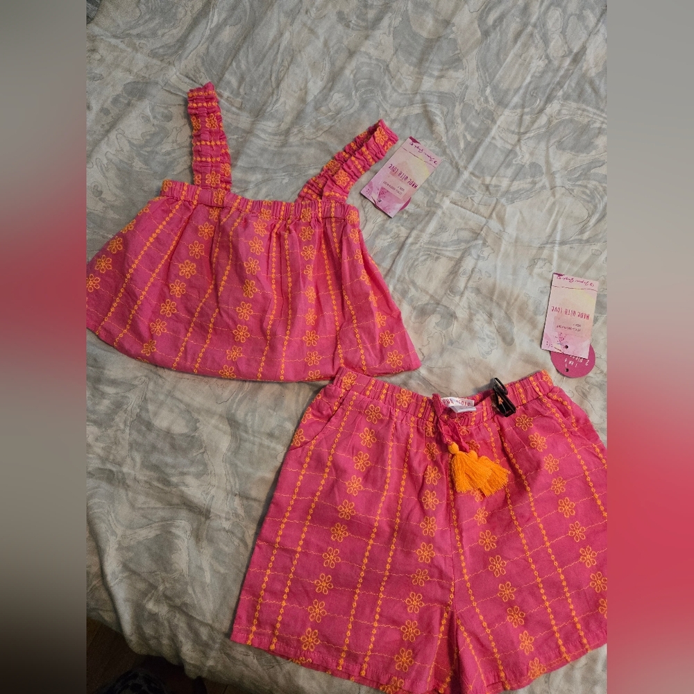 NWT ADORABLE GIRLS TWO PIECE SET